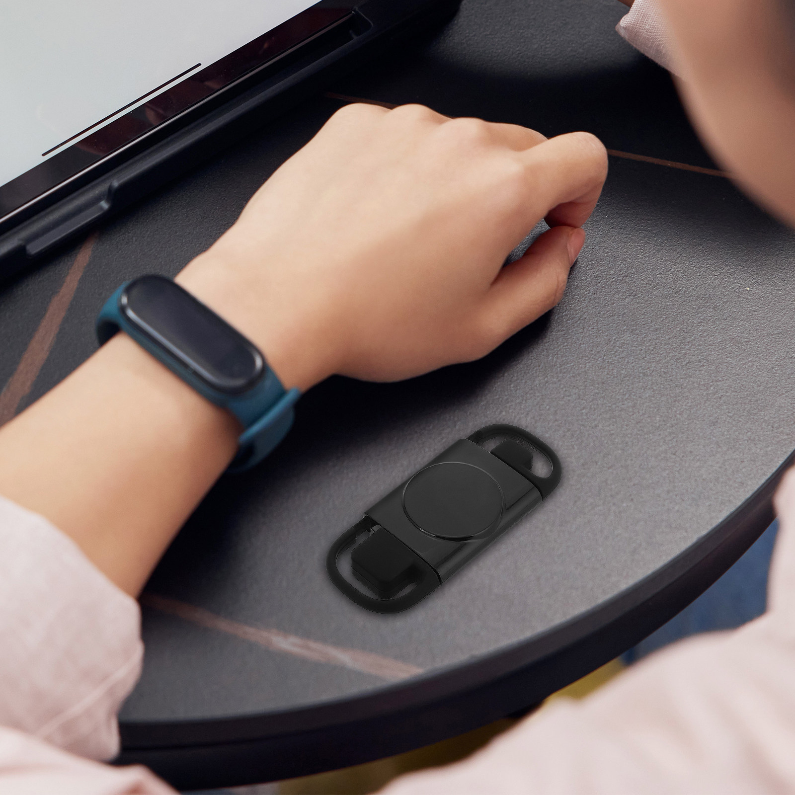 スマートウォッチ用ポータブルワイヤレス充電器 磁気式トラベル - Wireless Charger Watch のレビューと価格